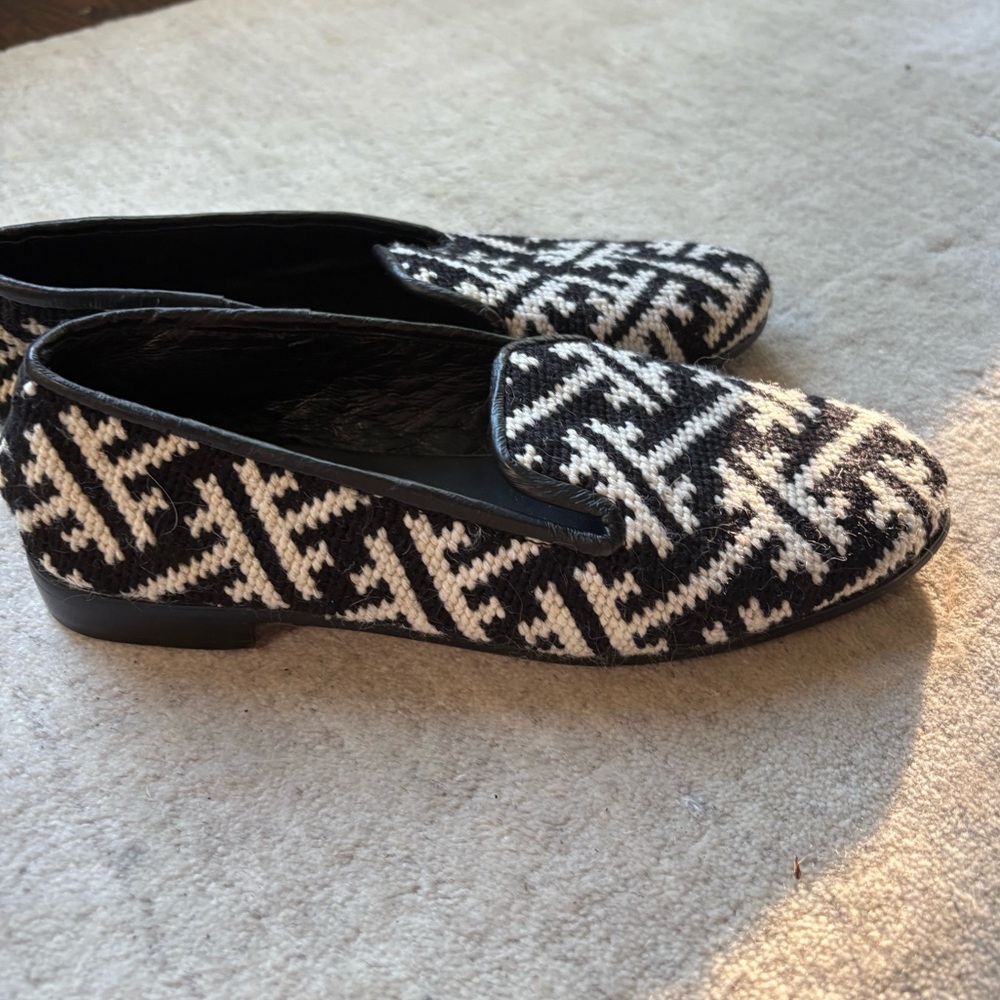 By Paige Needlepoint Wool Black and White Geometric Pattern Loafers - Picture 8 of 9
